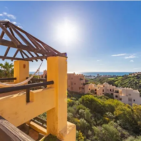 Luxury Penthouse - Pools/paddle Ocean View! Apartment