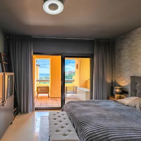Apartment Luxury Penthouse - Pools/paddle Ocean View! *