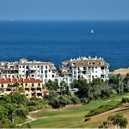 Luxury Penthouse - Pools/paddle Ocean View!