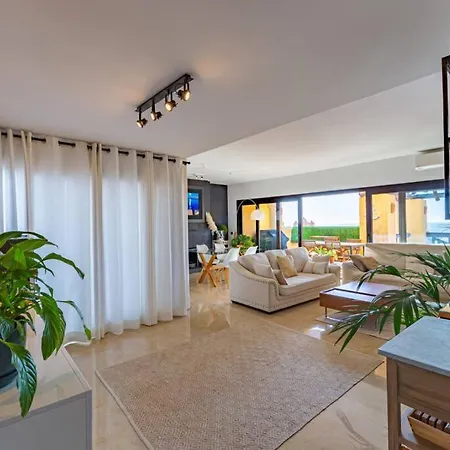 Apartment Luxury Penthouse - Pools/paddle Ocean View! *